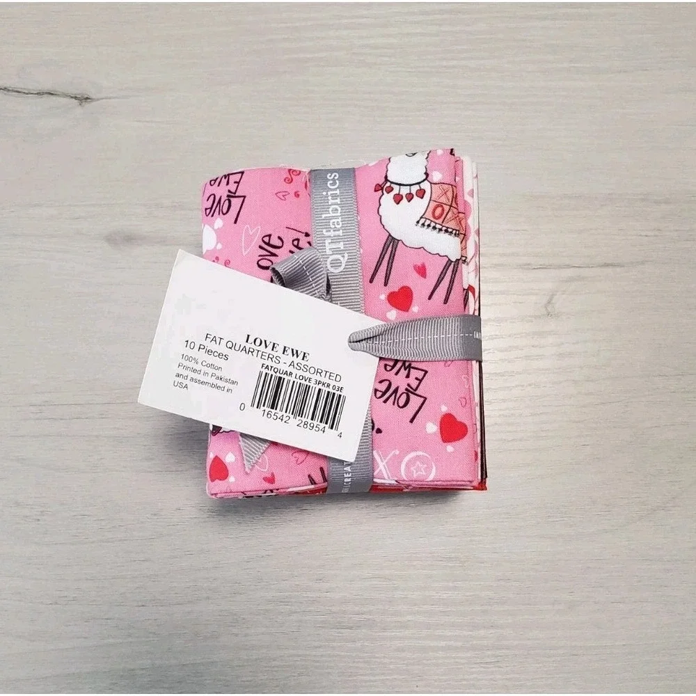 QT Fabrics 10Pcs Love Ewe Llama Valentine's Day Cotton Fabric Fat Quarter Bundle